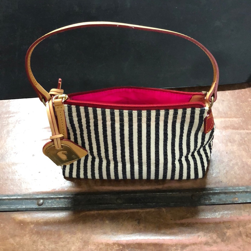 Dooney & Bourke Purse